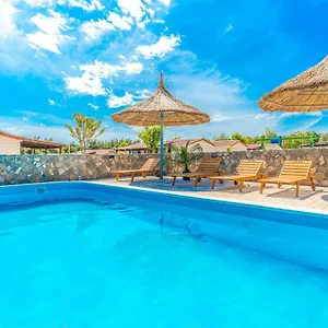 Camp Mateo With Pool Kompleks wypoczynkowy Drage